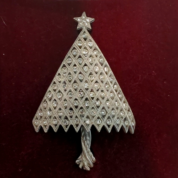 Waterford Jewelry - Waterford Crystal, Holiday Heirlooms Jim O'Leary Christmas Tree Pin Brooch
